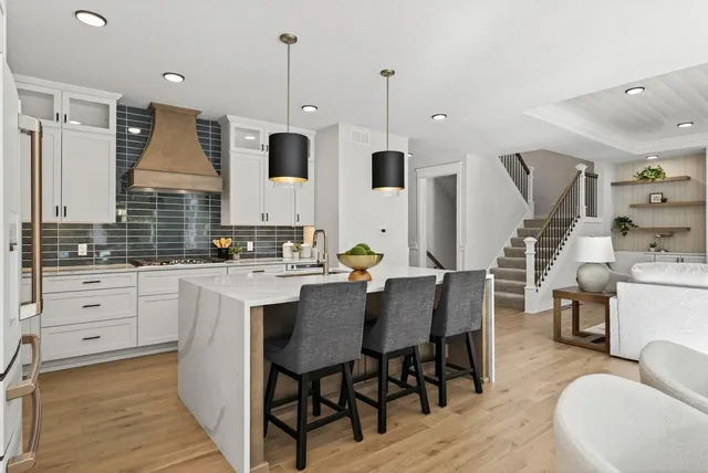 $1,595,000 | 14329 Prince Place, Minnetonka, MN 55345