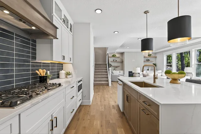 $1,595,000 | 14329 Prince Place, Minnetonka, MN 55345