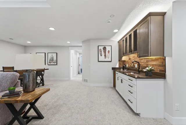 $1,595,000 | 14329 Prince Place, Minnetonka, MN 55345