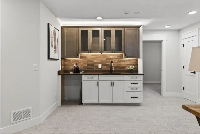 $1,595,000 | 14329 Prince Place, Minnetonka, MN 55345