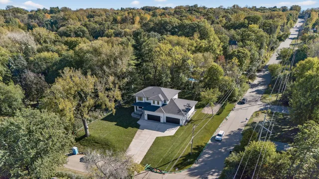 $1,595,000 | 14329 Prince Place, Minnetonka, MN 55345