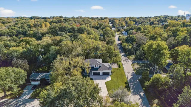 $1,595,000 | 14329 Prince Place, Minnetonka, MN 55345