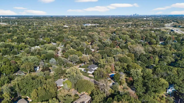 $1,595,000 | 14329 Prince Place, Minnetonka, MN 55345