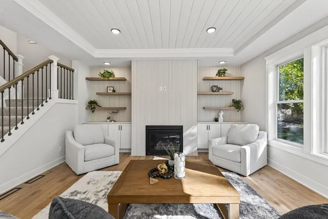 $1,595,000 | 14329 Prince Place, Minnetonka, MN 55345