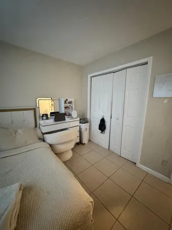 $150,000 | 101 Northeast 41st Street, Unit 17A, Oakland Park, FL 33334