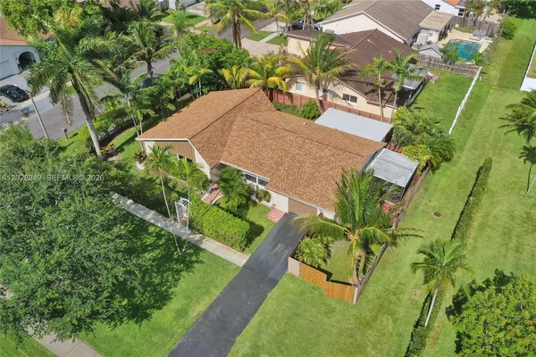$700,000 | 417 Southeast 4th Street, Dania Beach, FL 33004