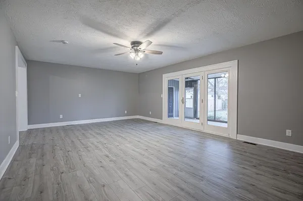 $349,900 | 637 Ludlow Street, Lawrenceburg, IN 47025