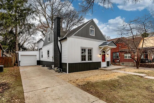 $359,900 | 637 Ludlow Street, Lawrenceburg, IN 47025