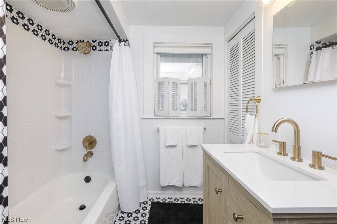 2922 13th Street Northwest Canton, OH 44708 - Photo 25 of 29 Full Bathroom