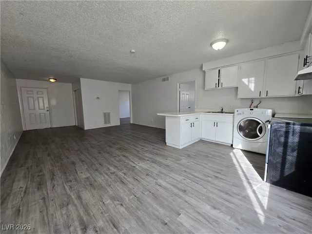 $1,000 | 2937 Stewart Avenue, Unit 1, Las Vegas, NV 89101