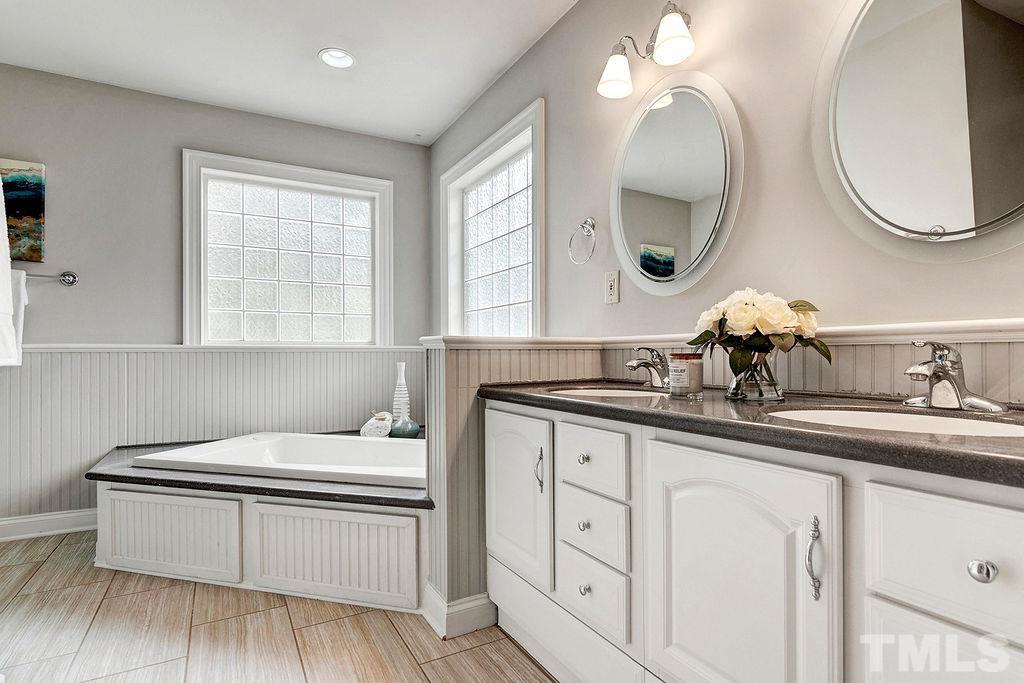 4729 Shilling Court Raleigh, NC 27606 - Photo 15 of 30 Gallery Image 15