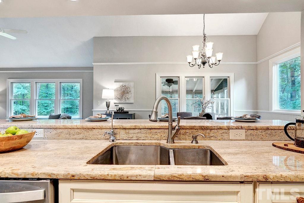 4729 Shilling Court Raleigh, NC 27606 - Photo 7 of 30 Gallery Image 7