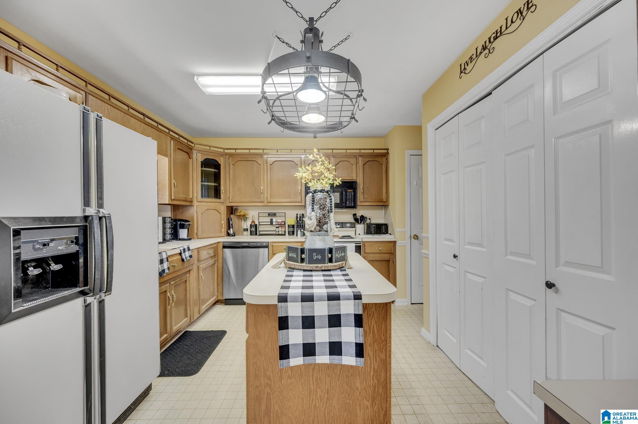 6022 Springview Drive Mount Olive, AL 35117 - Photo 7 of 39