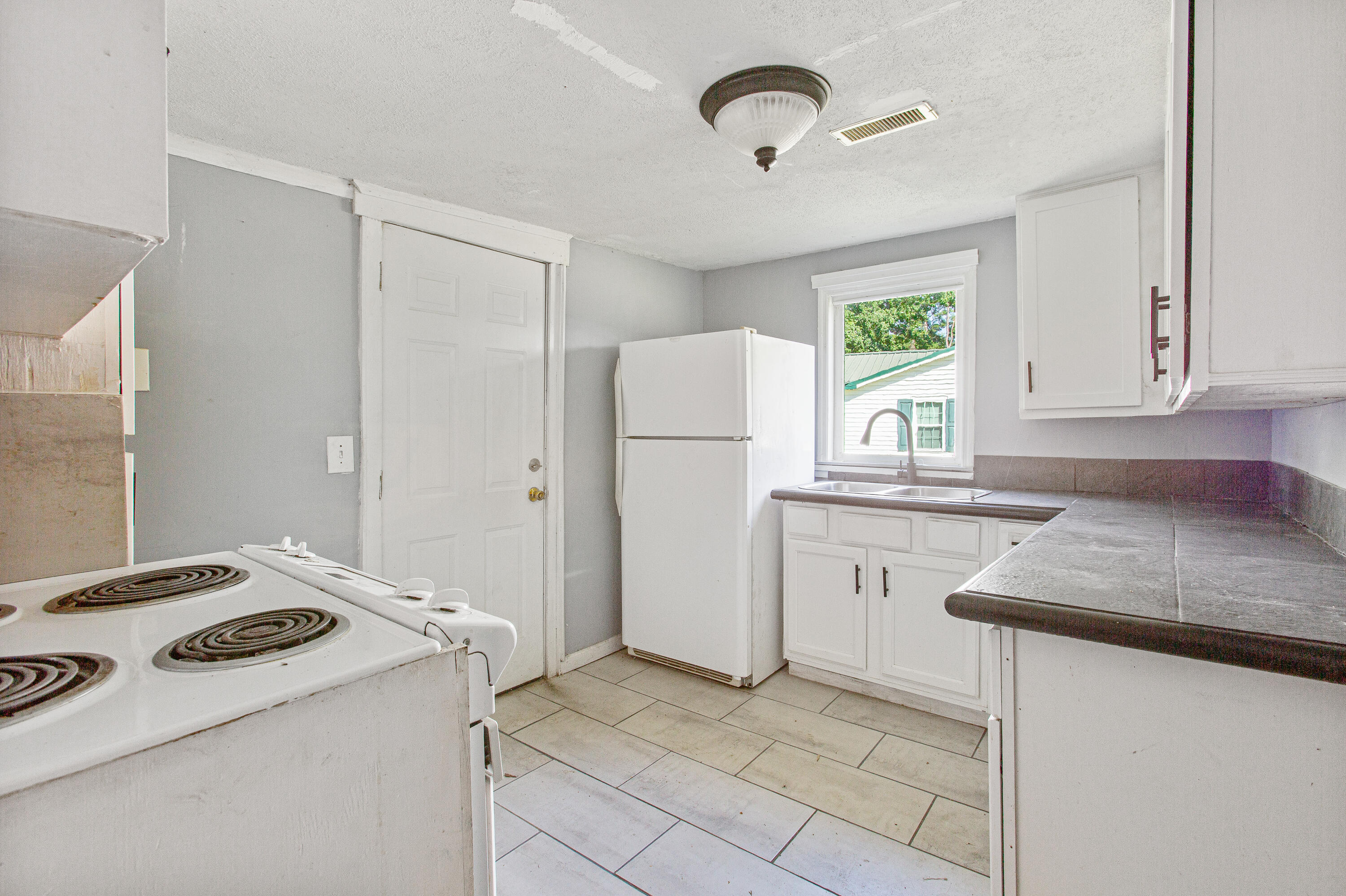 2934 Harristown Road St. Stephen, SC 29479 - Photo 6 of 23 2934HarristownRd.NicoleBurbagePhoto-14