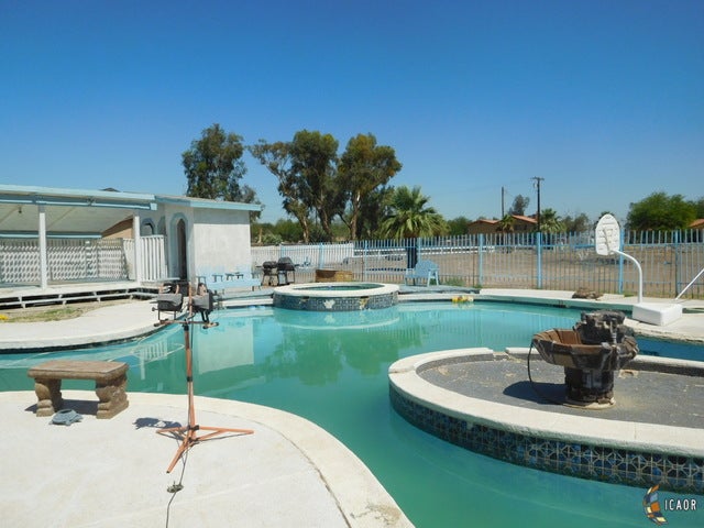 235 West Horne Road El Centro, CA 92243 - Photo 3 of 8 Gallery Image 3
