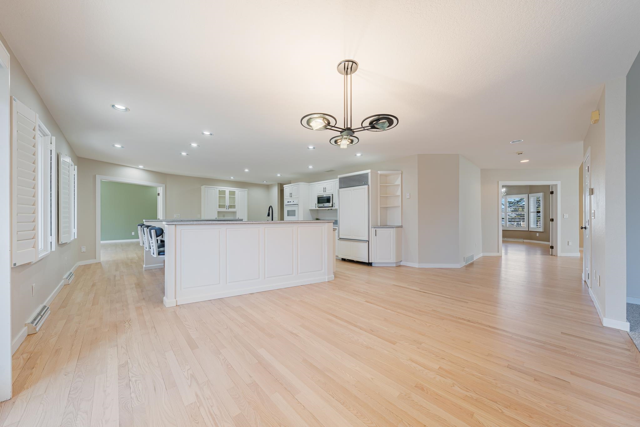 1051 South Oakwood Road Oshkosh, WI 54904 - Photo 17 of 59