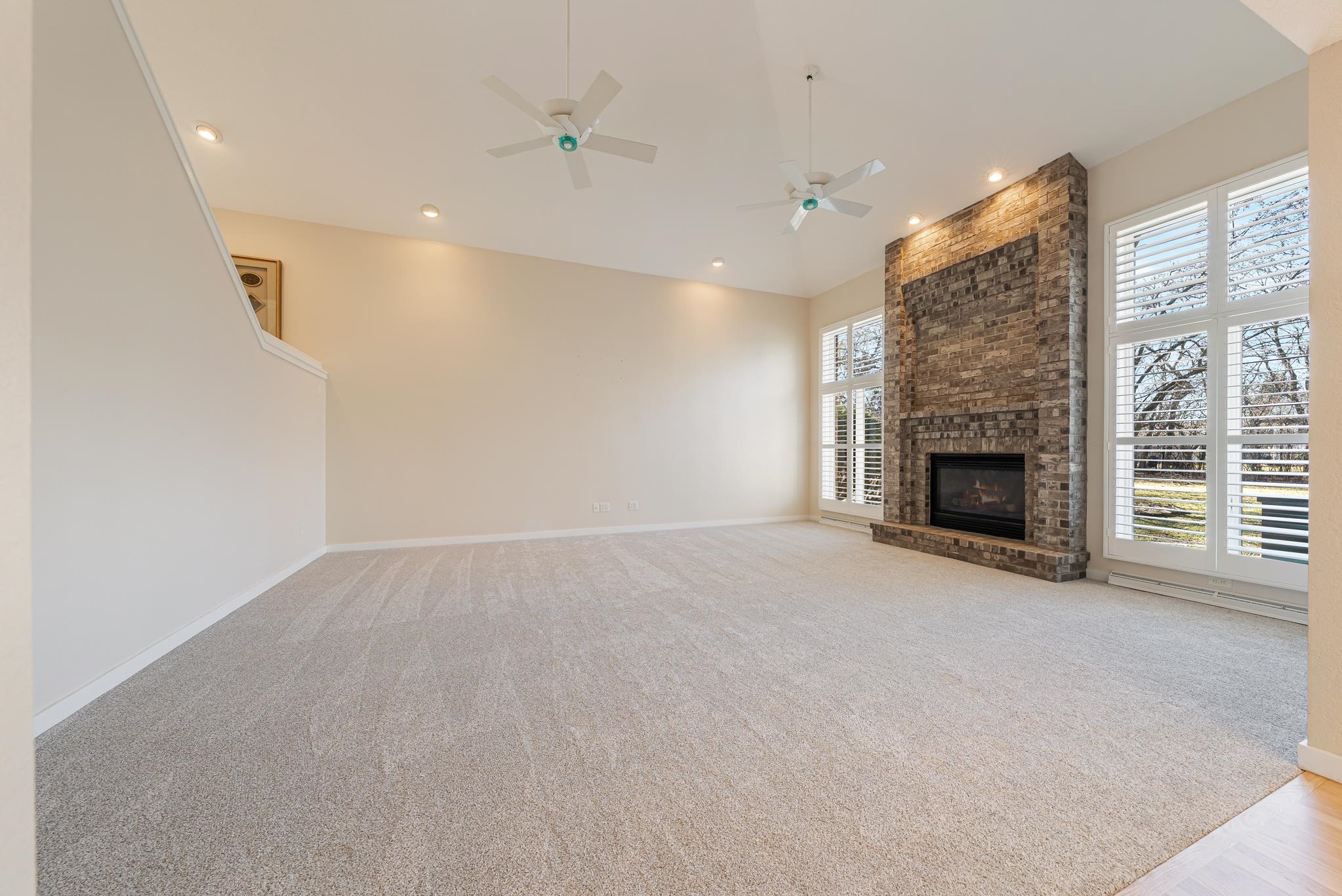 1051 South Oakwood Road Oshkosh, WI 54904 - Photo 20 of 59