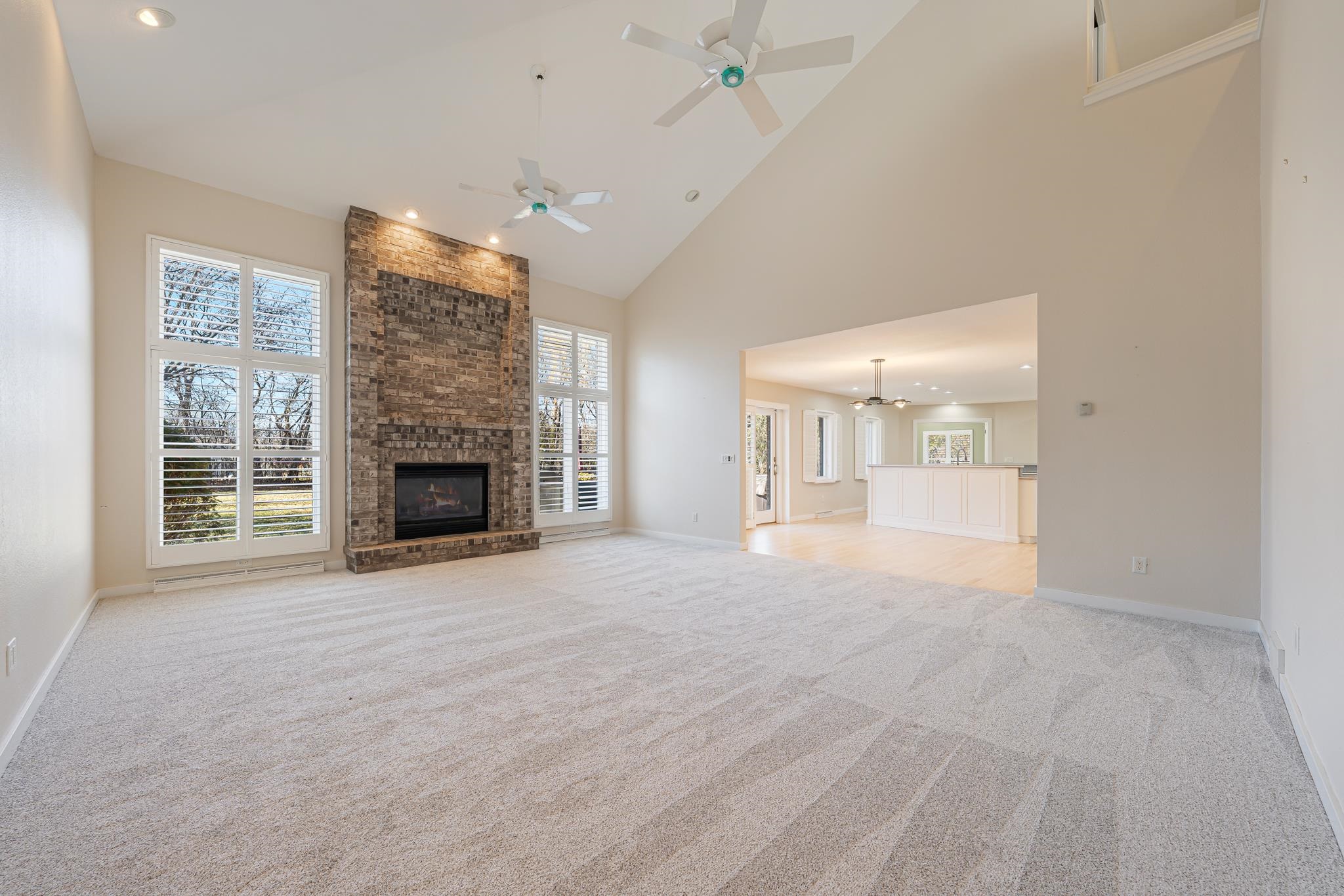 1051 South Oakwood Road Oshkosh, WI 54904 - Photo 21 of 59