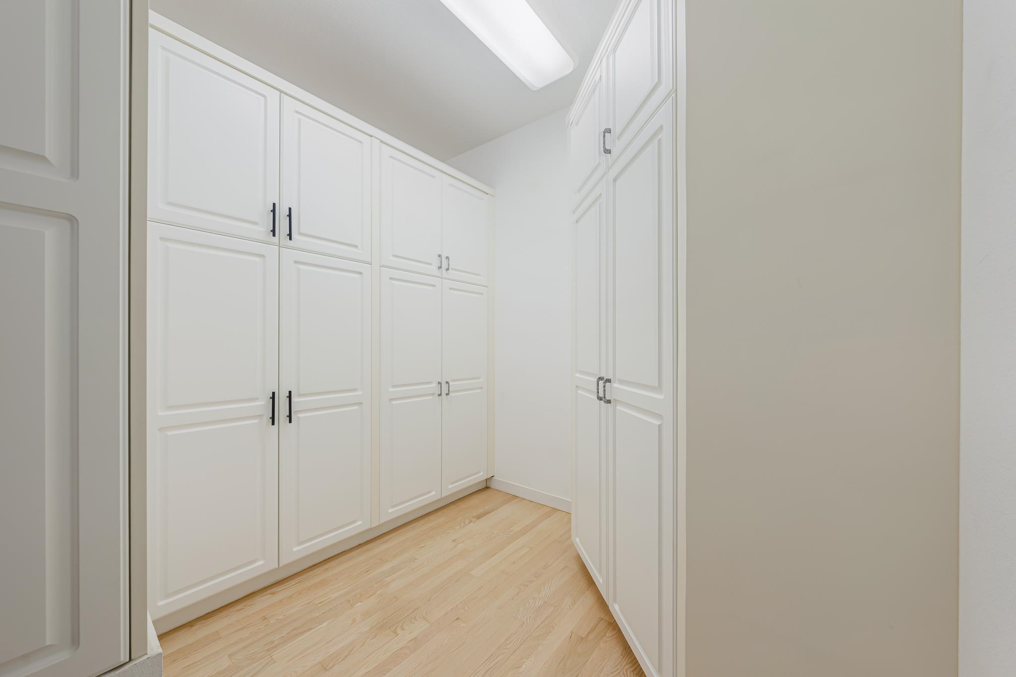 1051 South Oakwood Road Oshkosh, WI 54904 - Photo 28 of 59