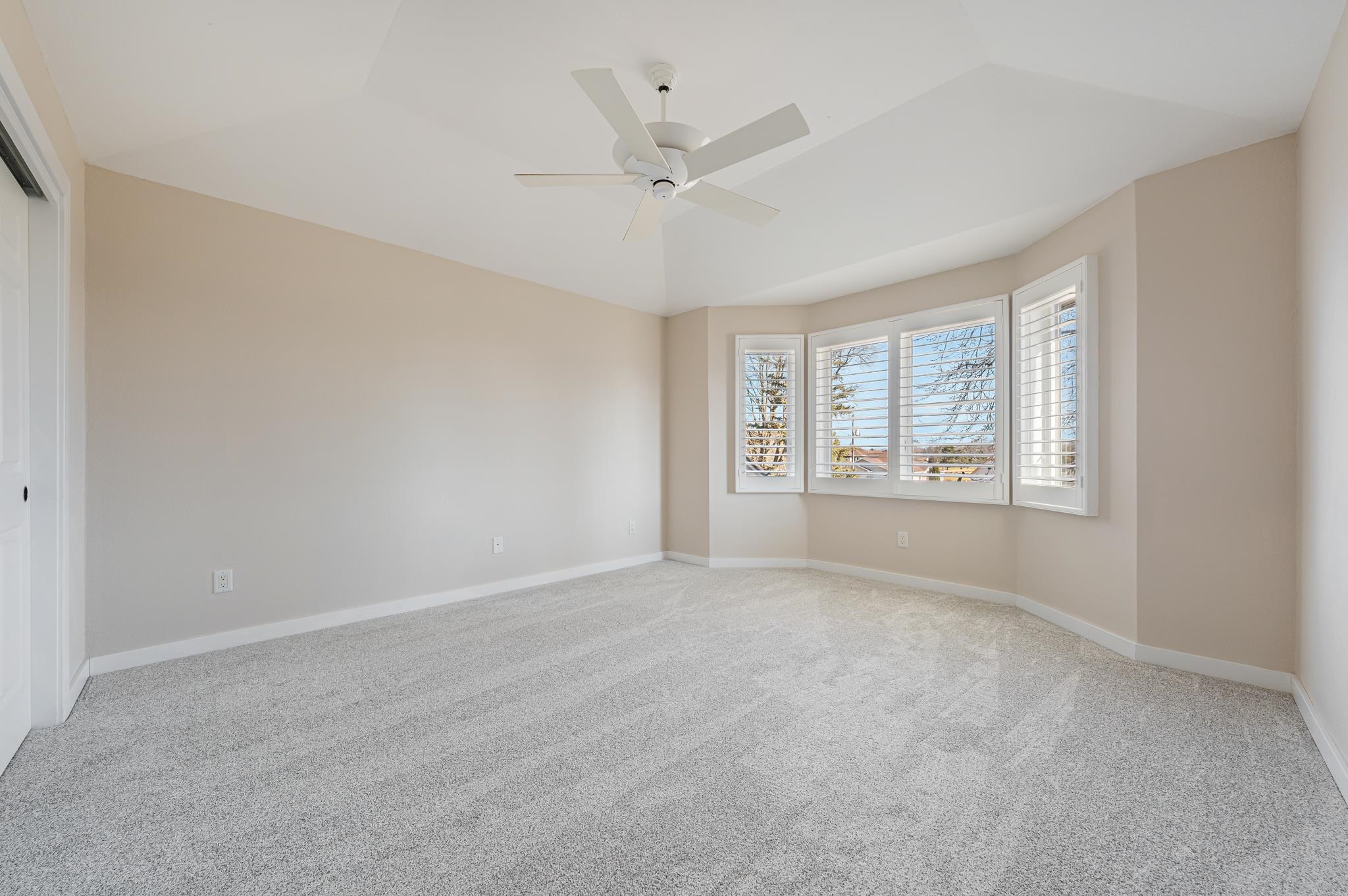 1051 South Oakwood Road Oshkosh, WI 54904 - Photo 35 of 59