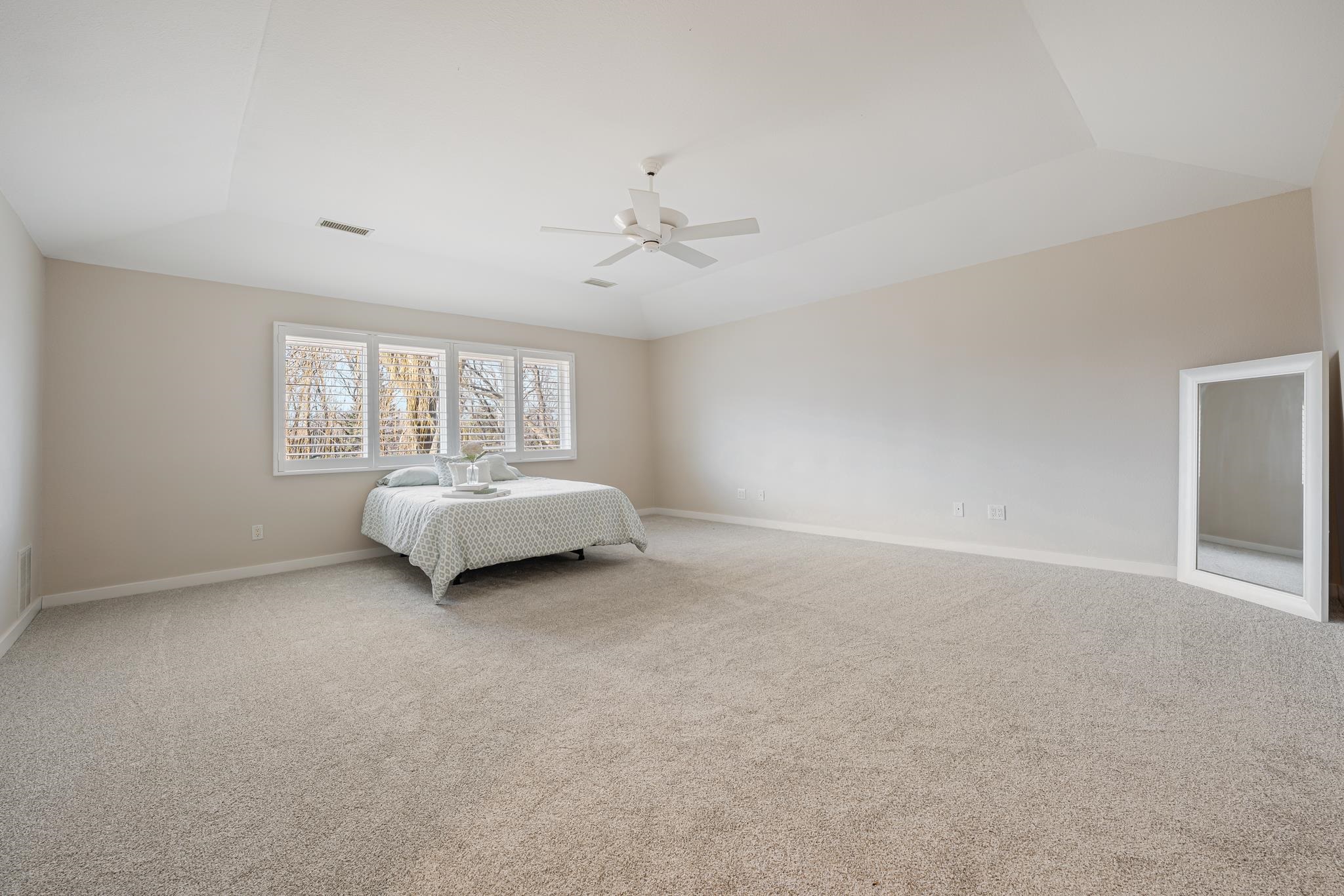 1051 South Oakwood Road Oshkosh, WI 54904 - Photo 37 of 59