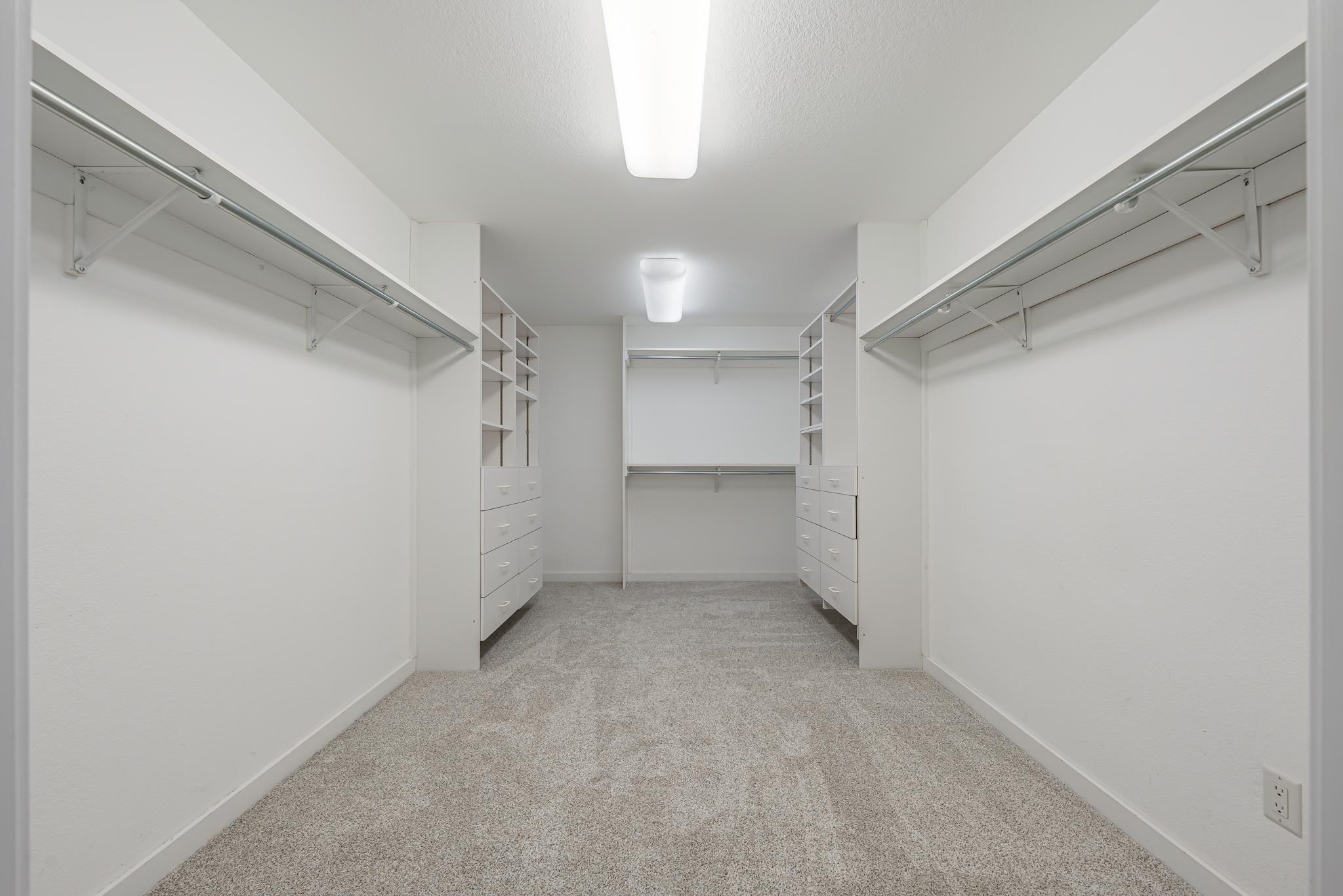 1051 South Oakwood Road Oshkosh, WI 54904 - Photo 43 of 59