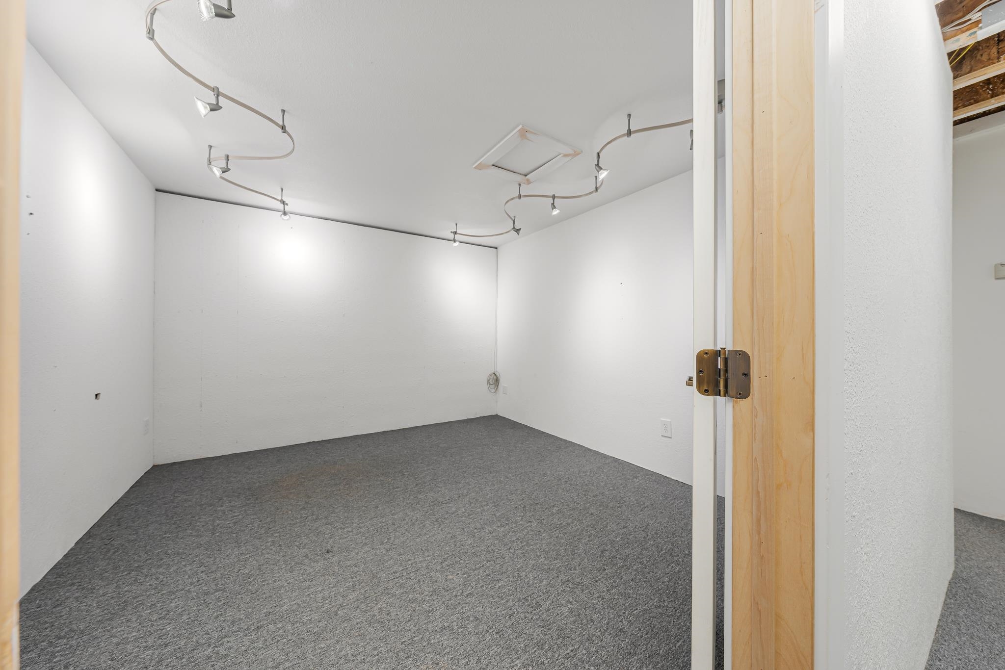 1051 South Oakwood Road Oshkosh, WI 54904 - Photo 45 of 59