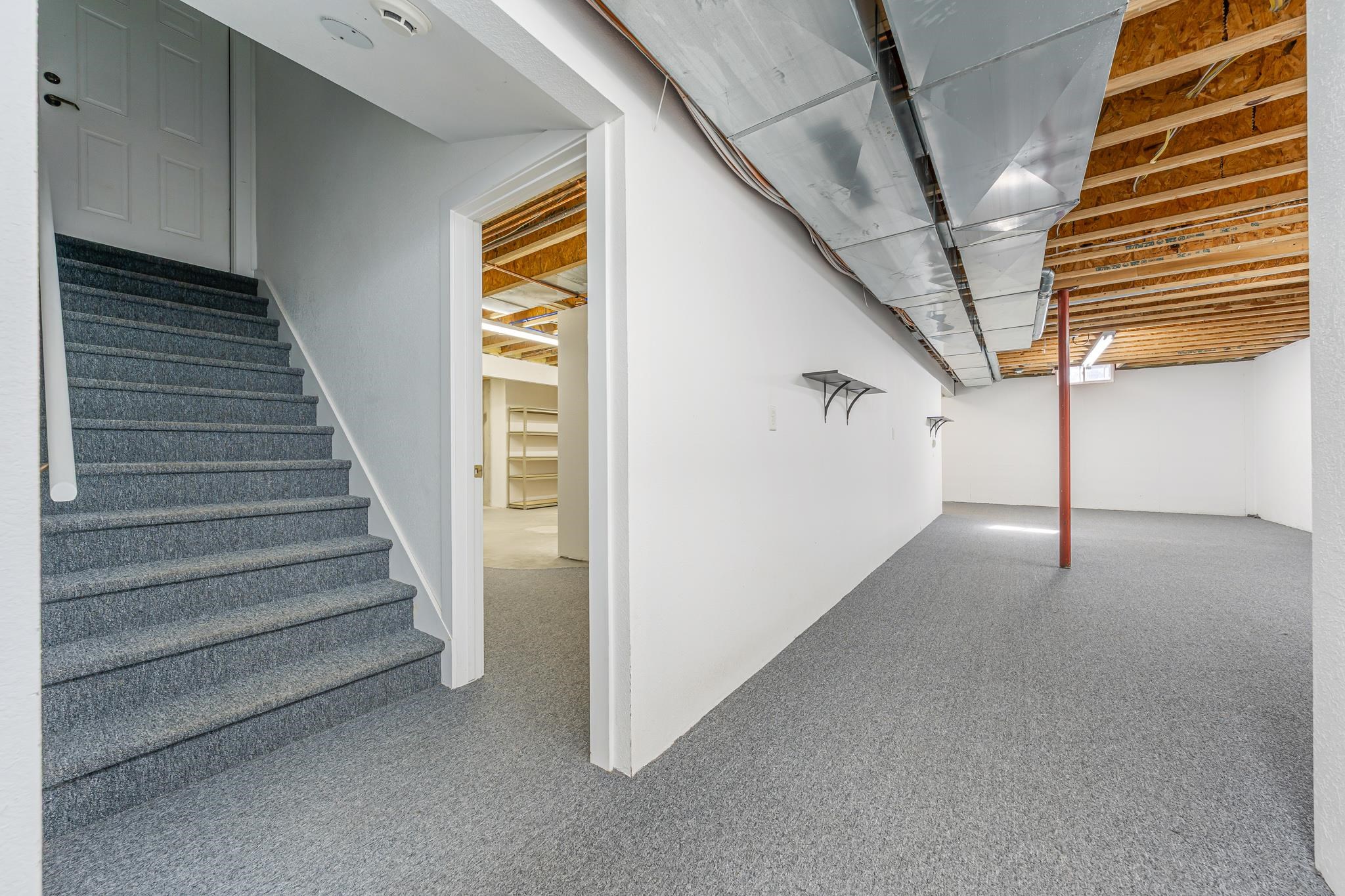 1051 South Oakwood Road Oshkosh, WI 54904 - Photo 46 of 59