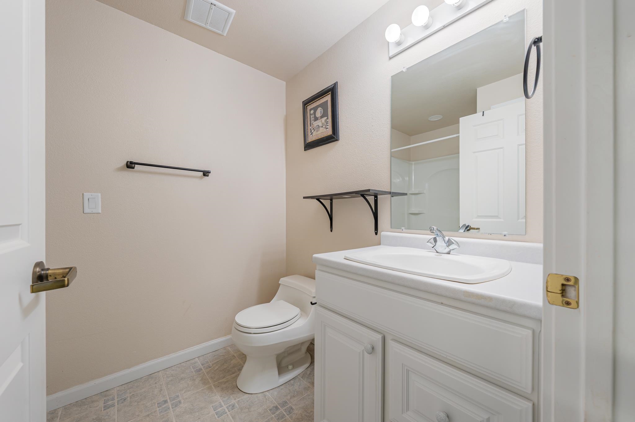 1051 South Oakwood Road Oshkosh, WI 54904 - Photo 47 of 59