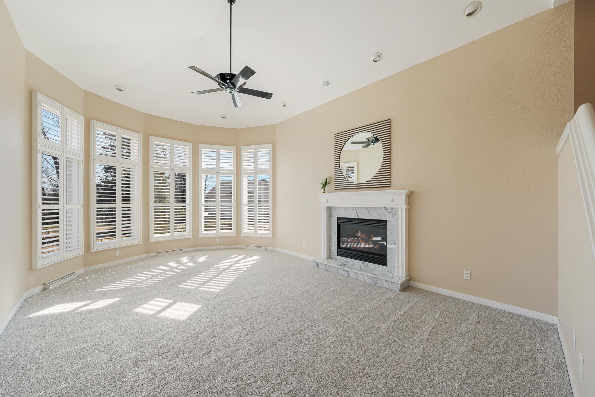 1051 South Oakwood Road Oshkosh, WI 54904 - Photo 6 of 59