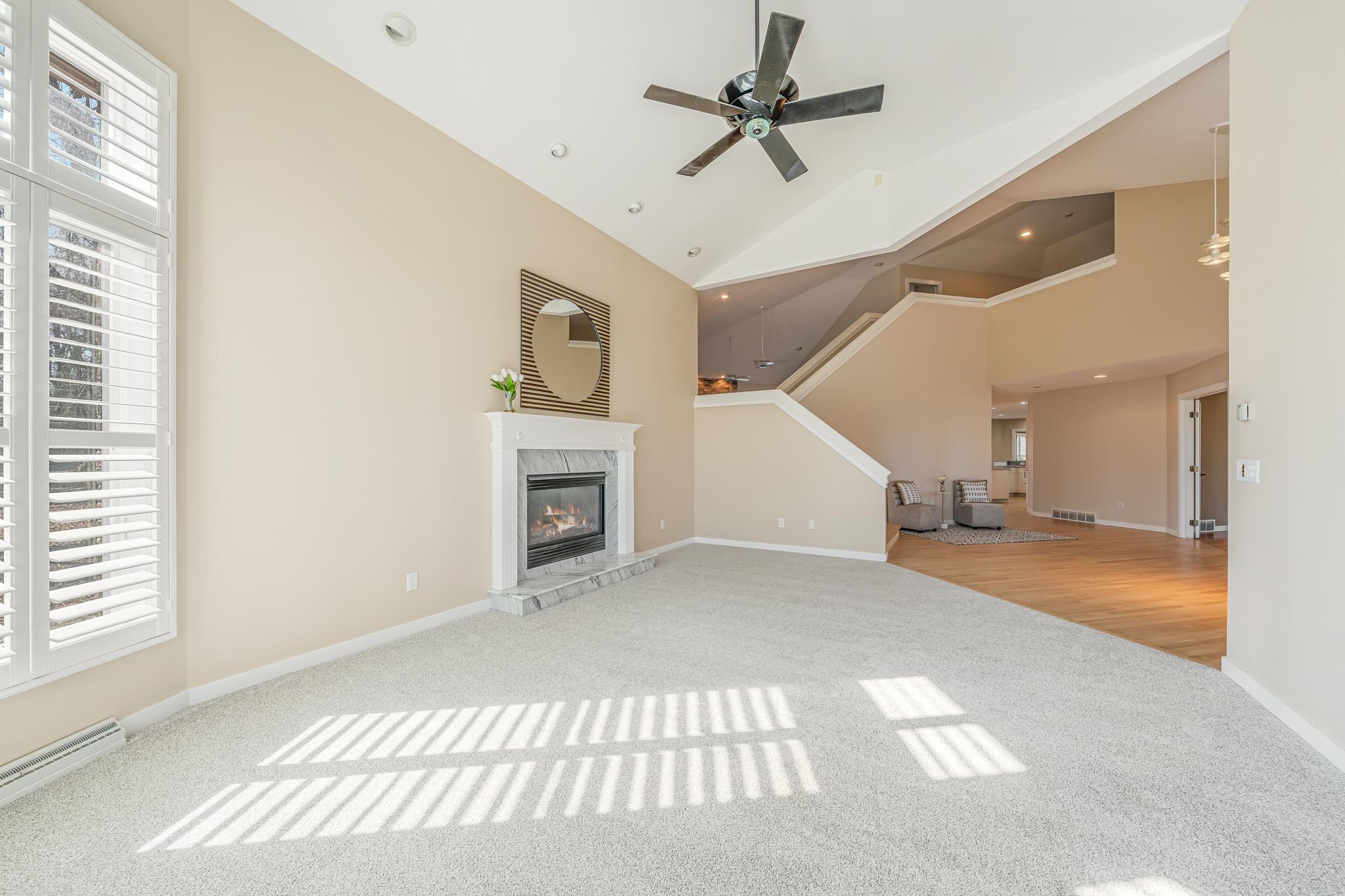 1051 South Oakwood Road Oshkosh, WI 54904 - Photo 7 of 59