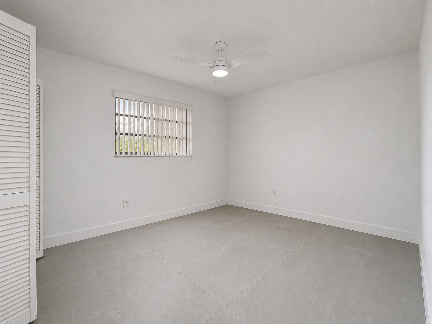 2152 Southwest 72nd Avenue Miami, FL 33155 - Photo 5 of 9 888038CE-E68F-4EF5-BDE2-B9520F6D19E7