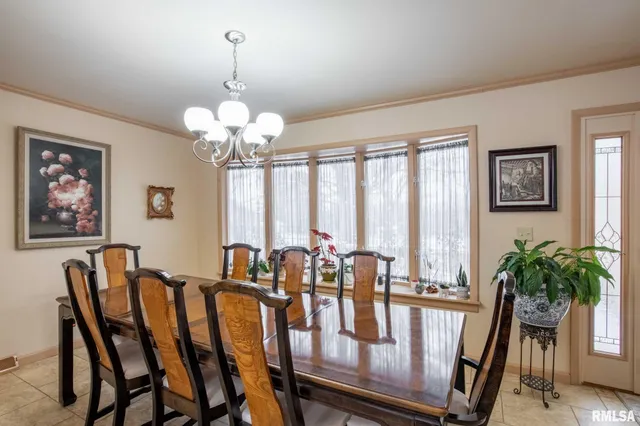 $259,000 | 105 Woodlake Lane, Eldorado, IL 62930