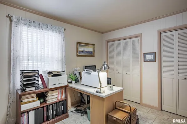 $254,900 | 105 Woodlake Lane, Eldorado, IL 62930