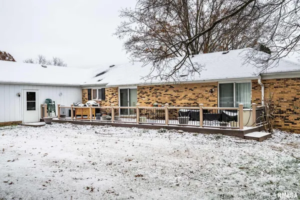 $259,000 | 105 Woodlake Lane, Eldorado, IL 62930