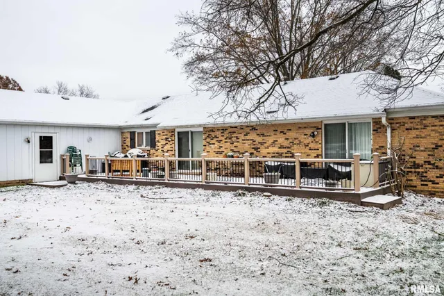 $259,000 | 105 Woodlake Lane, Eldorado, IL 62930