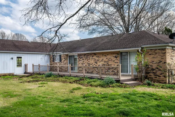 $254,900 | 105 Woodlake Lane, Eldorado, IL 62930