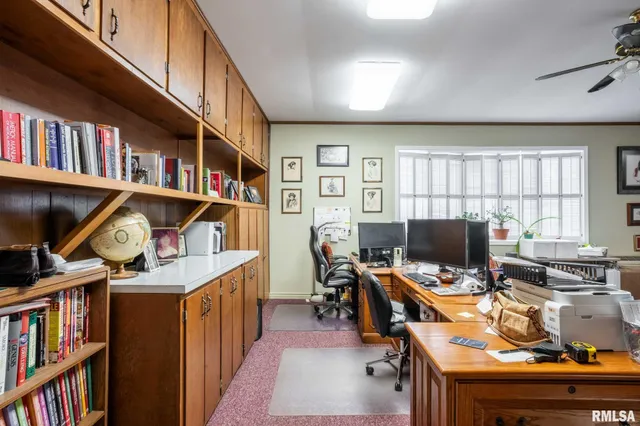 $259,000 | 105 Woodlake Lane, Eldorado, IL 62930