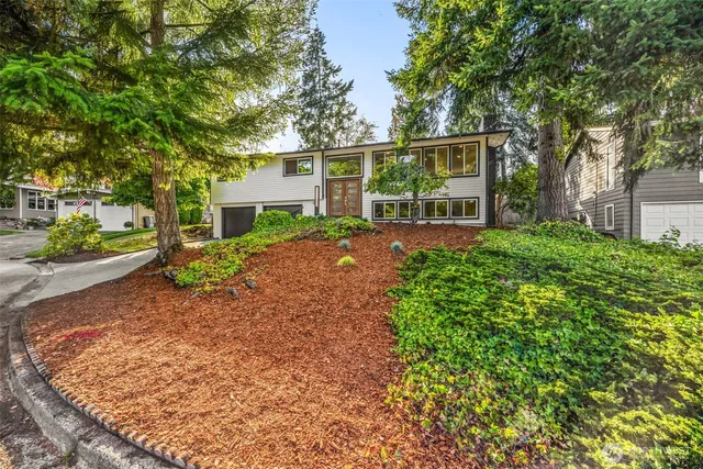 $1,550,000 | 6225 122nd Avenue Southeast, Bellevue, WA 98006