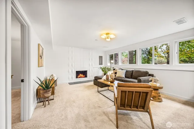 $1,550,000 | 6225 122nd Avenue Southeast, Bellevue, WA 98006