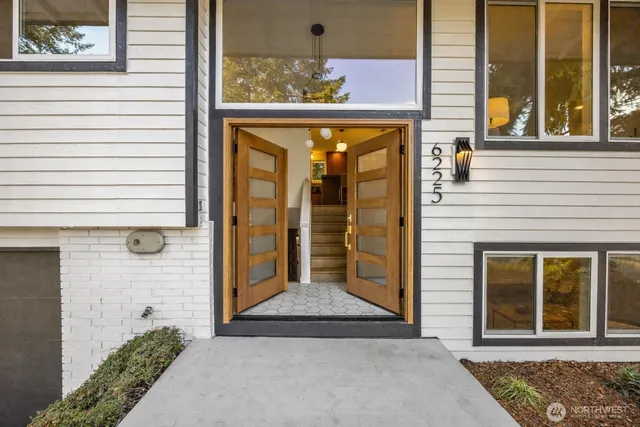 $1,550,000 | 6225 122nd Avenue Southeast, Bellevue, WA 98006