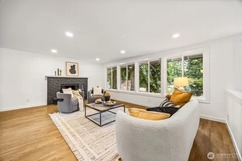 $1,575,000 | 6225 122nd Avenue Southeast, Bellevue, WA 98006