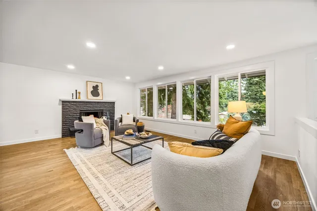 $1,550,000 | 6225 122nd Avenue Southeast, Bellevue, WA 98006