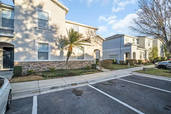 $220,000 | 1943 Greenwood Valley Drive, Plant City, FL 33563