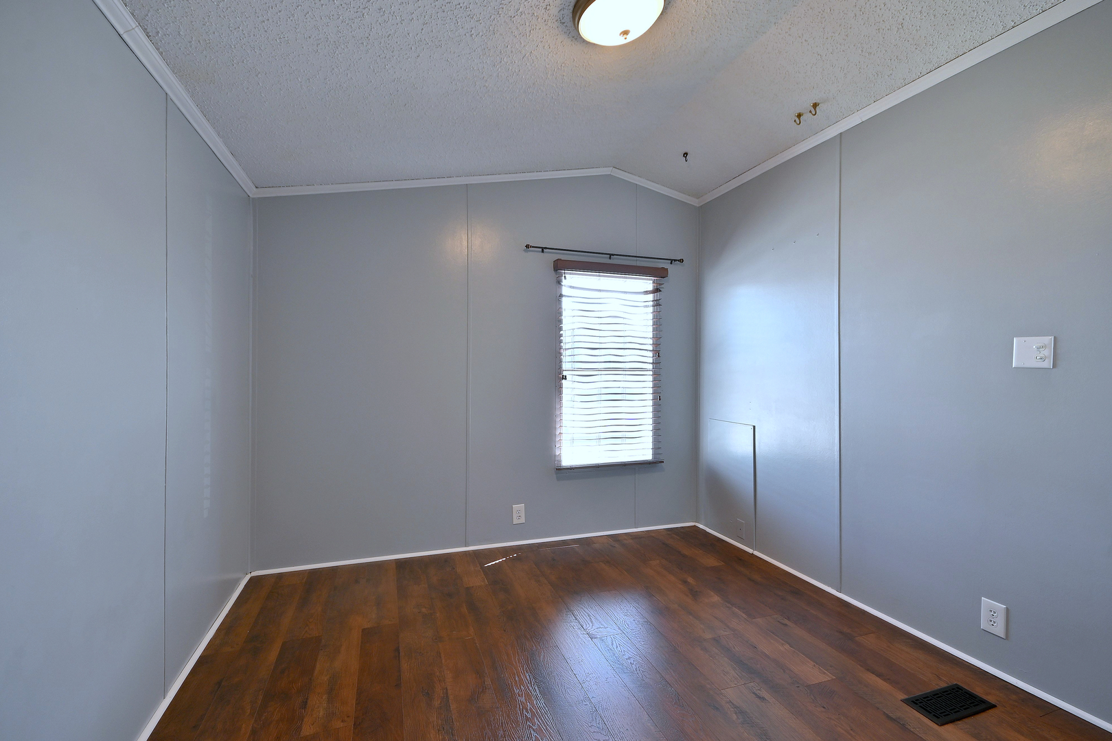 104 9th Avenue Bartlett, IL 60103 - Photo 18 of 34