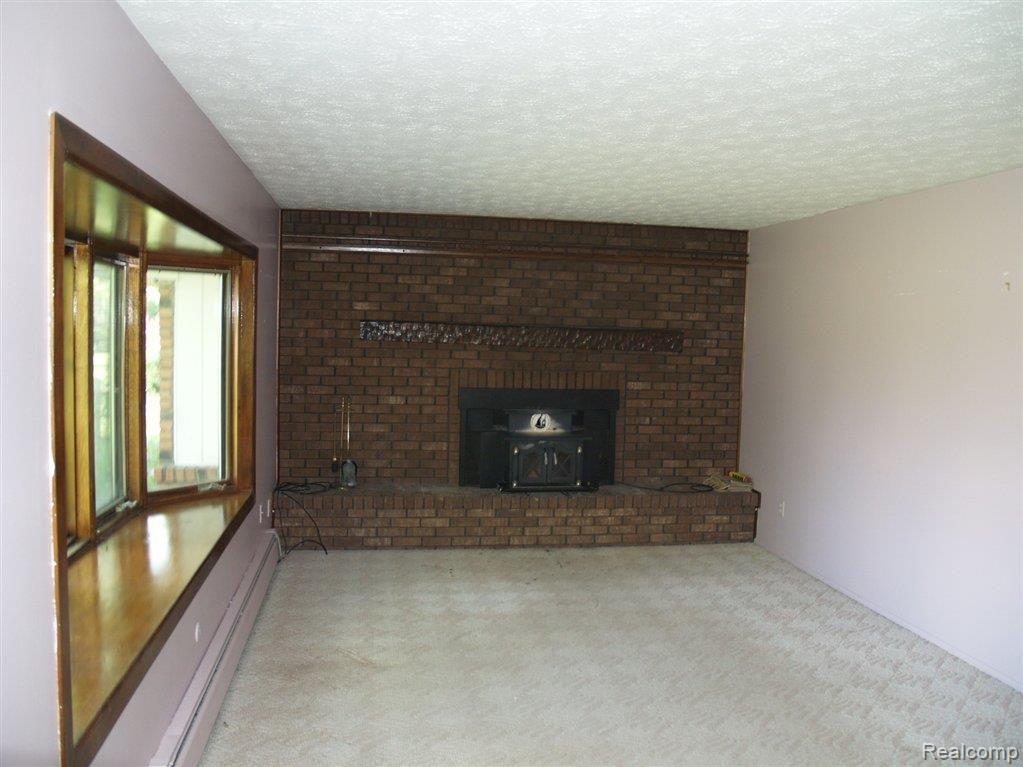 7136 Hinchey Road Pinckney, MI 48169 - Photo 9 of 16 Family Rm.JPG