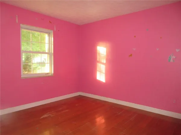a view of empty room with window