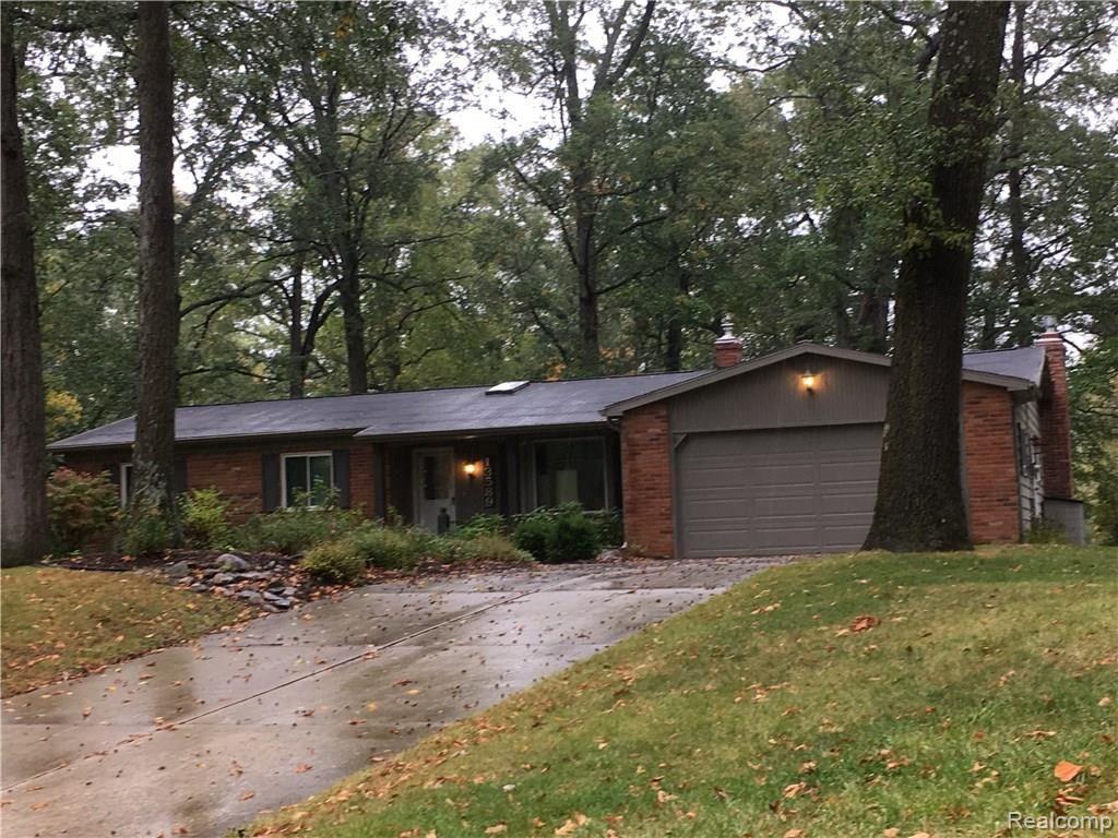13589 White Lake Road Fenton, MI 48430 - Photo 20 of 25 IMG_4670.JPG