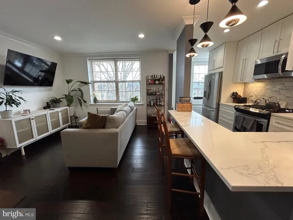 $2,000 | 939 Longfellow Street Northwest, Unit 203, Washington, DC 20011