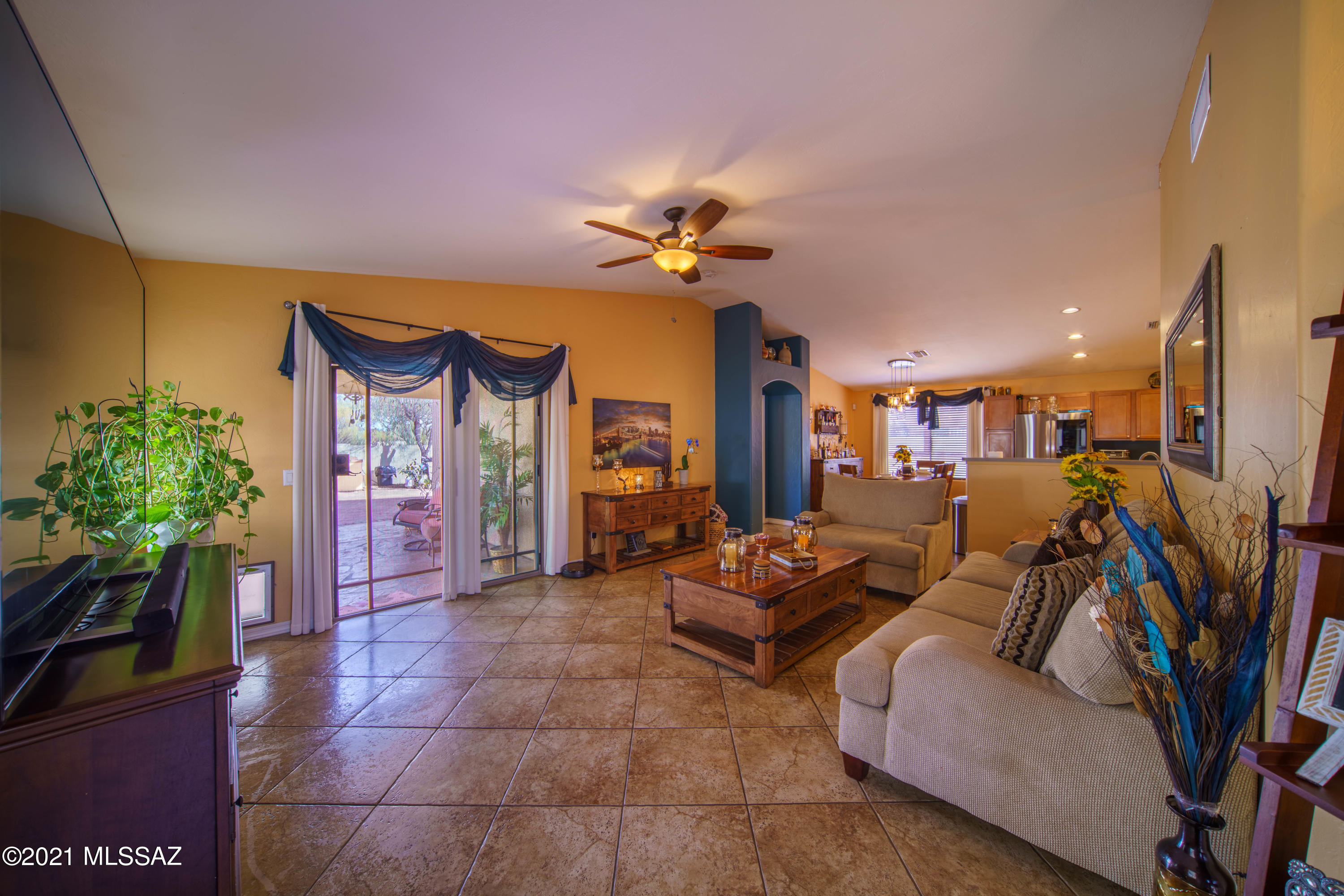 4433 South Valley Road Tucson, AZ 85714 - Photo 7 of 45